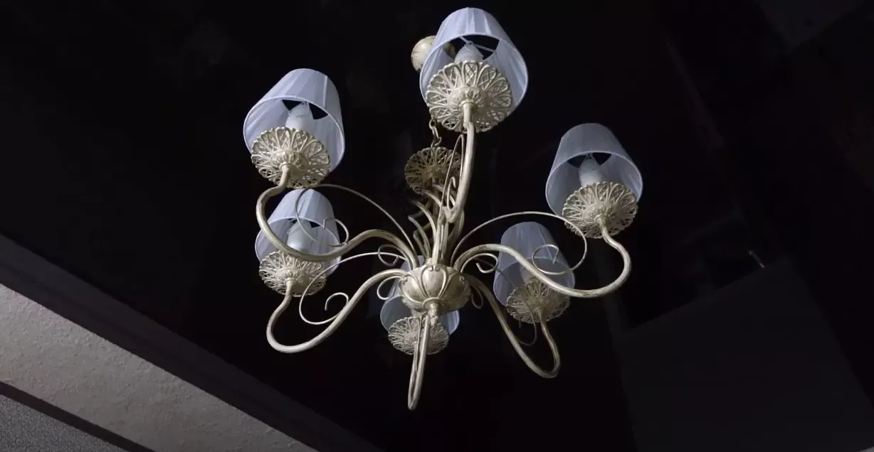 Зеркальный натяжной потолок — Миасс, 8 Марта, 122, фото 1